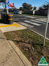 Load image into Gallery viewer, Energy Absorbing Crash Cushion